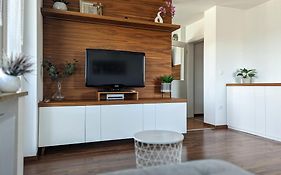 Domen'S Cozy Rentals